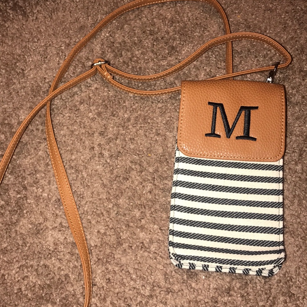 “ M “ crossbody wallet !